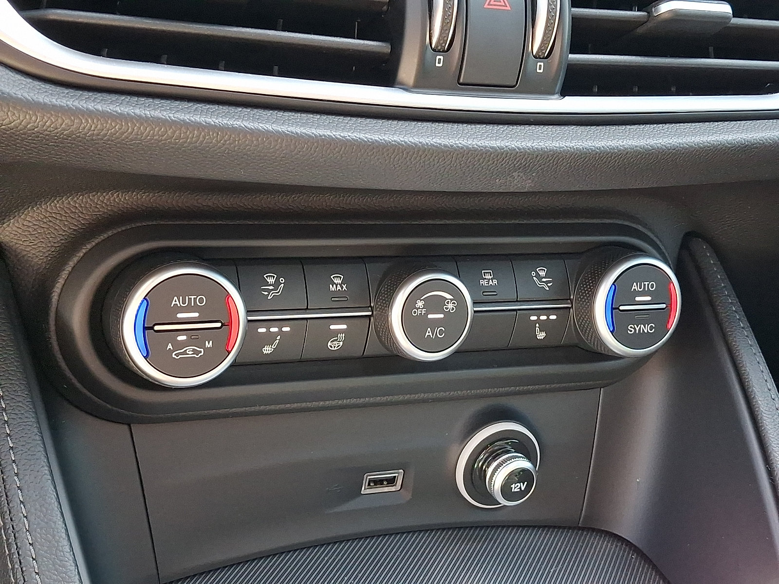Used 2023 Alfa Romeo Stelvio Veloce AWD/4WD image 14