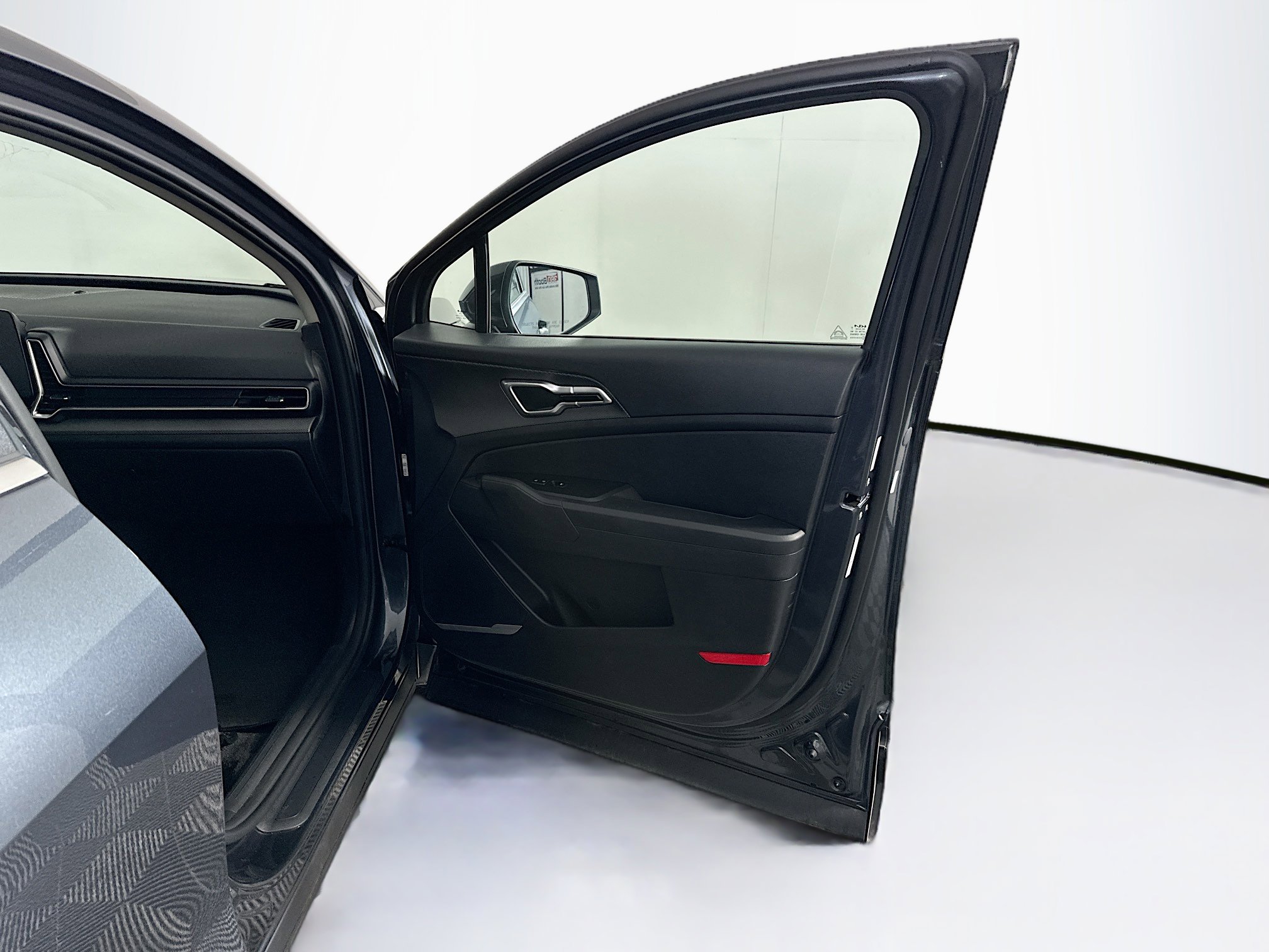 Used 2025 Kia Sportage LX image 31