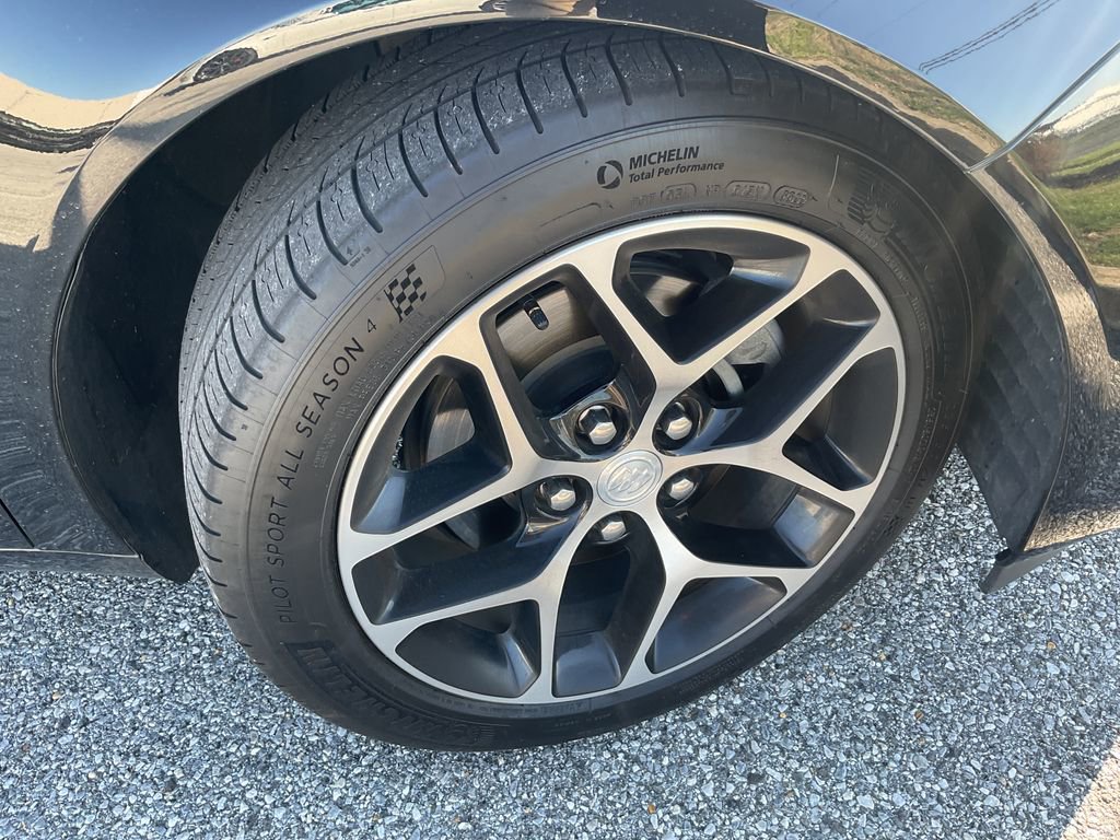 Used 2017 Buick Regal Sport Touring image 10