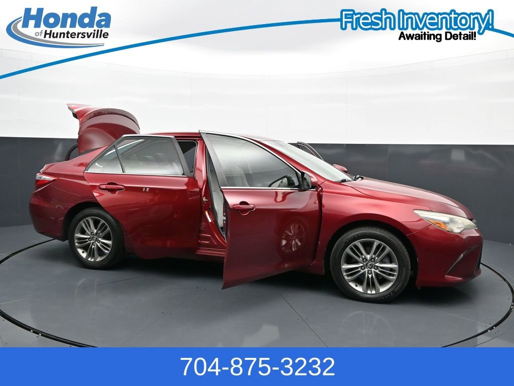 Used 2017 Toyota Camry SE FWD image 29
