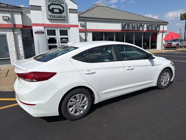 Used 2017 Hyundai Elantra SE image 10