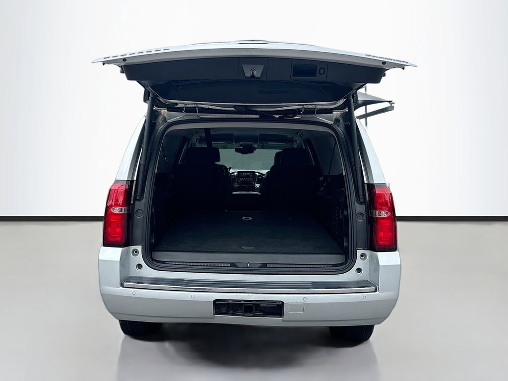 Used 2020 Chevrolet Suburban Premier RWD image 9