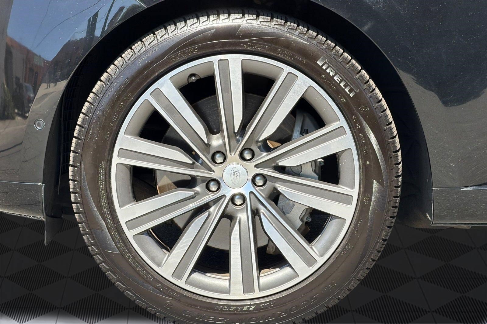 Used 2023 Land Rover Range Rover SE AWD/4WD image 13