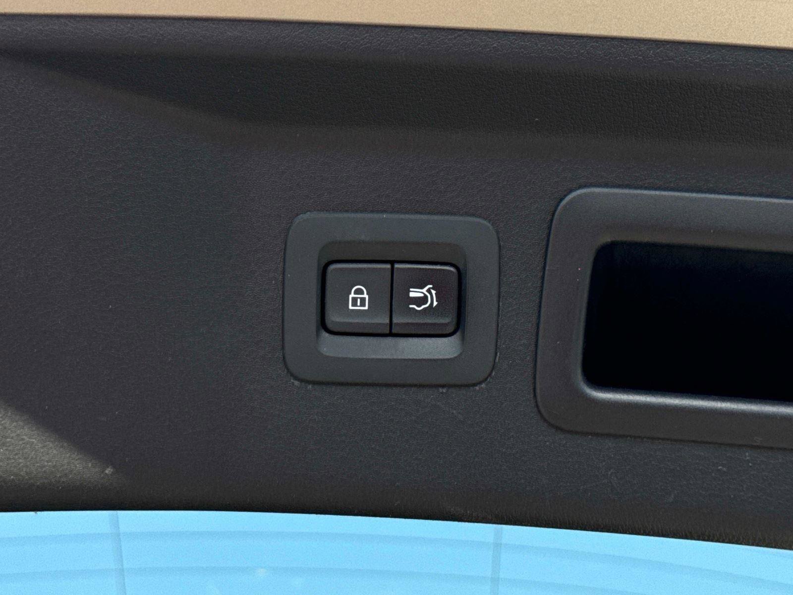 Certified 2024 MAZDA CX-90 Plug-In Hybrid w/ Preferred image 12