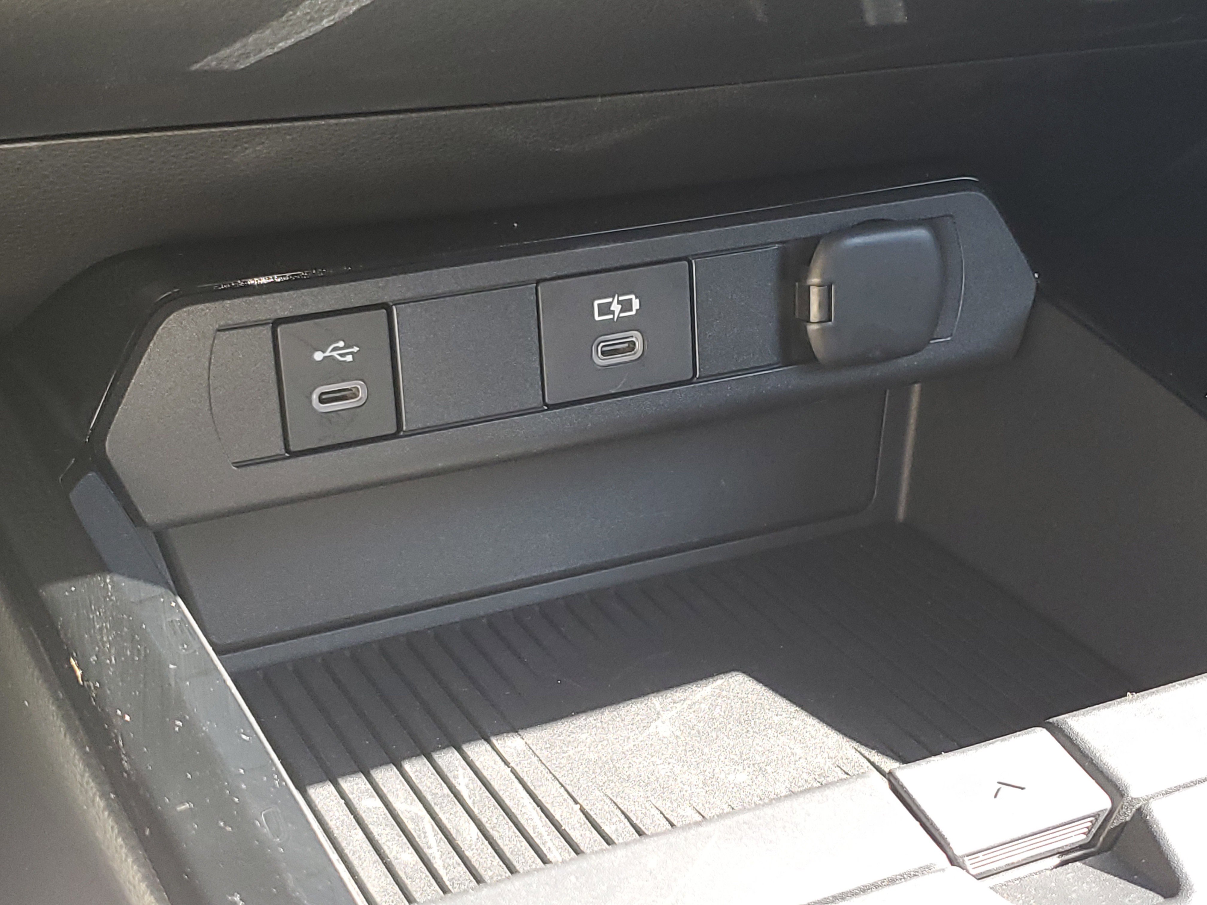 Certified 2025 Toyota Prius Limited image 30