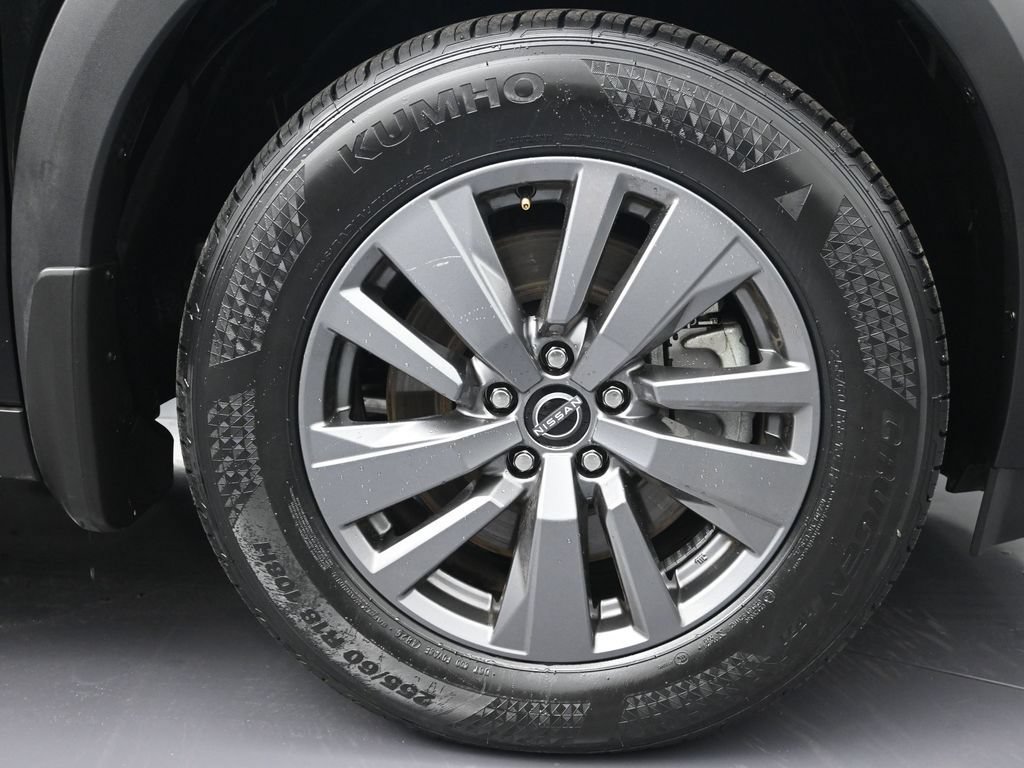Used 2024 Nissan Pathfinder S FWD image 9