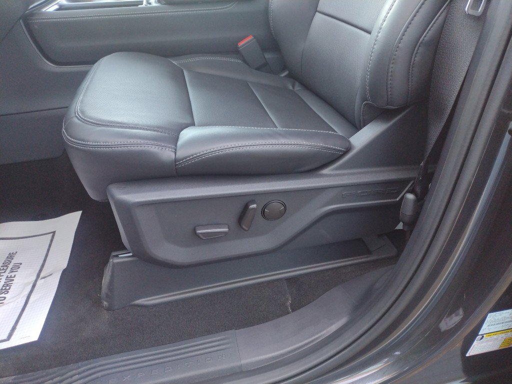 New 2026 Ford Expedition Max Platinum w/ Stealth Performance Package image 24