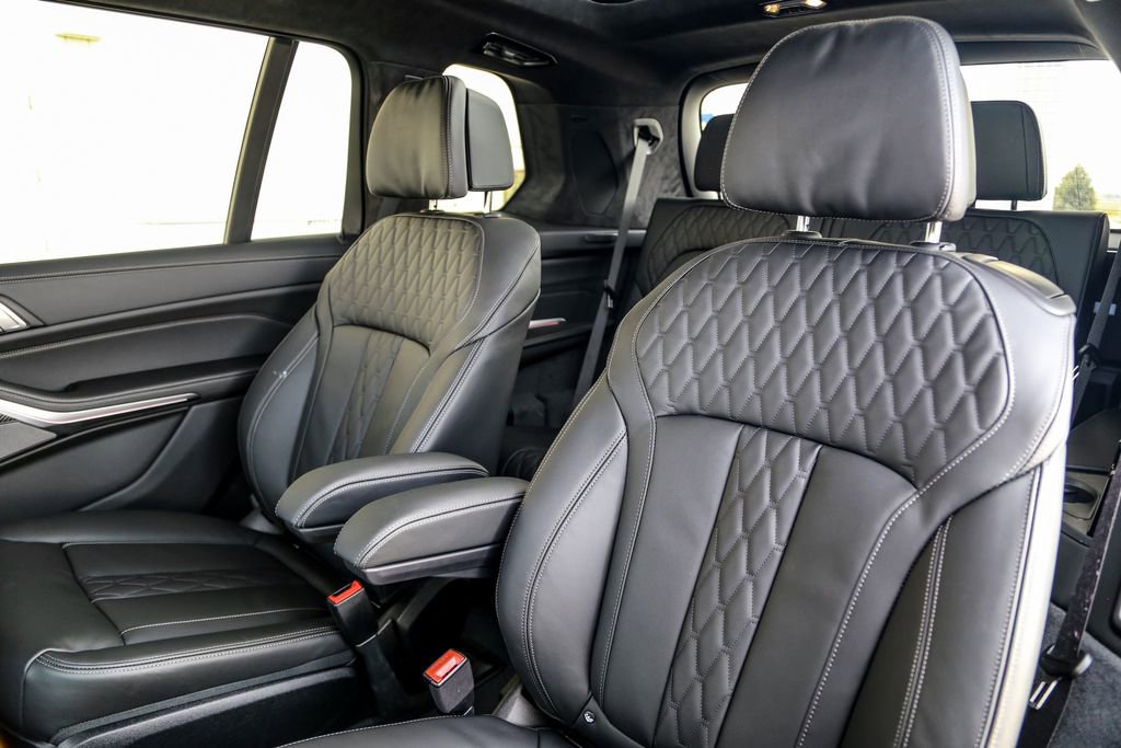 New 2026 BMW X7 M60i image 25