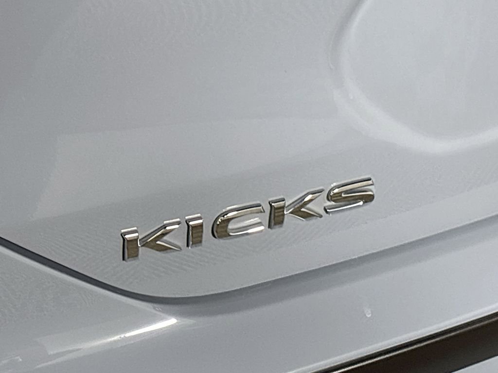 Used 2021 Nissan Kicks SR image 23