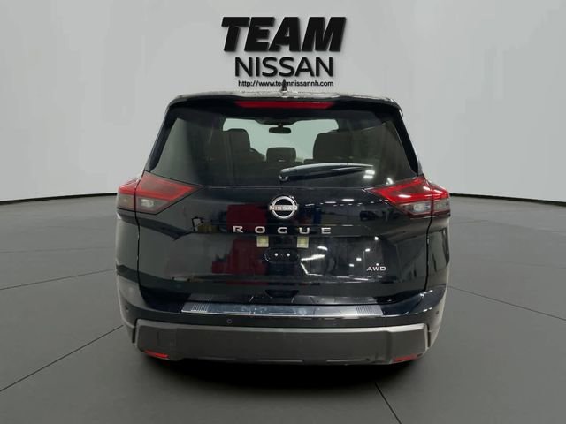 Certified 2025 Nissan Rogue SV image 5