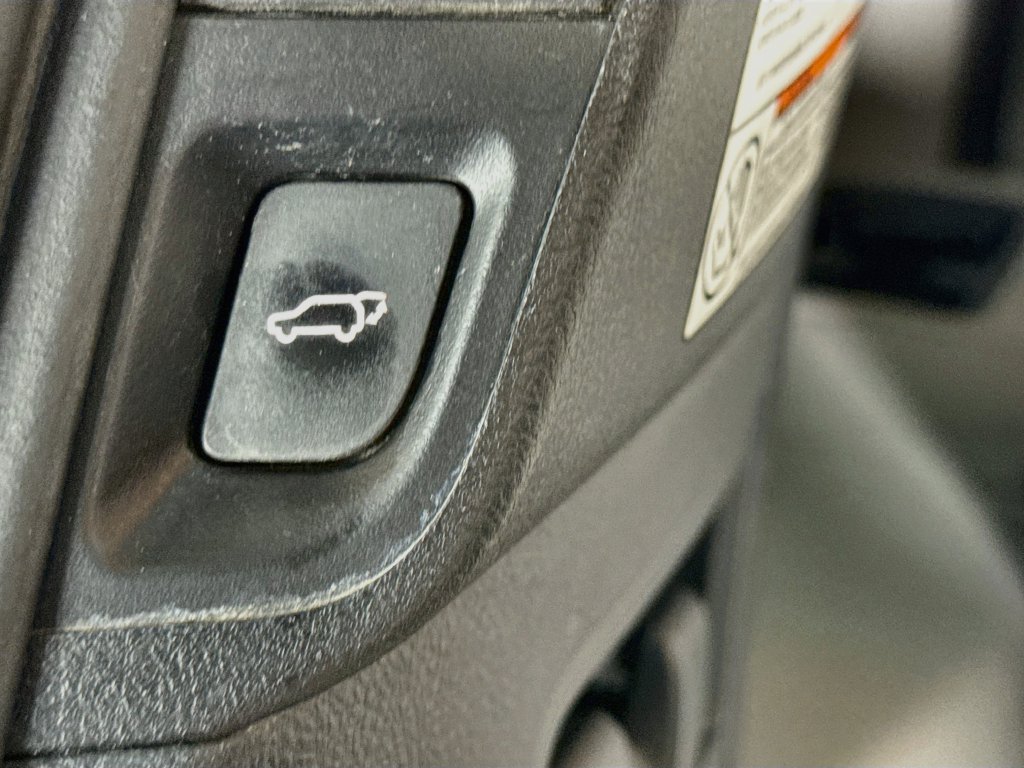 Used 2018 Toyota Sequoia Limited w/ Safety & Convenience Package AWD/4WD image 31
