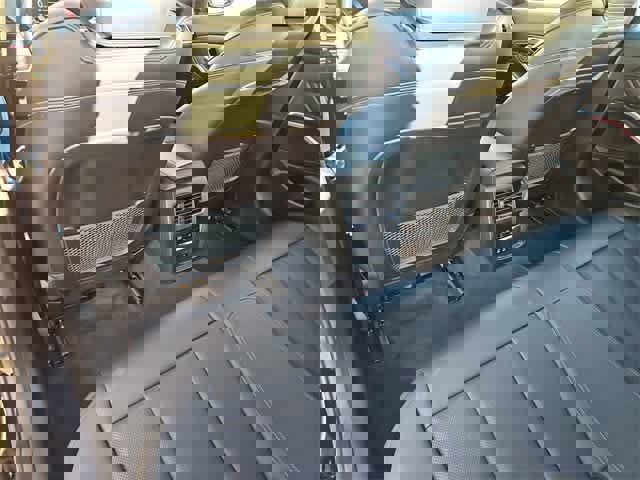 Used 2023 BMW 330e 330e image 18