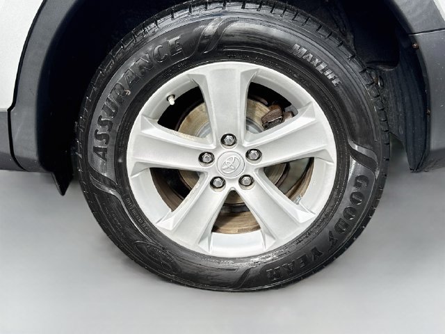 Used 2013 Toyota RAV4 XLE AWD/4WD image 29