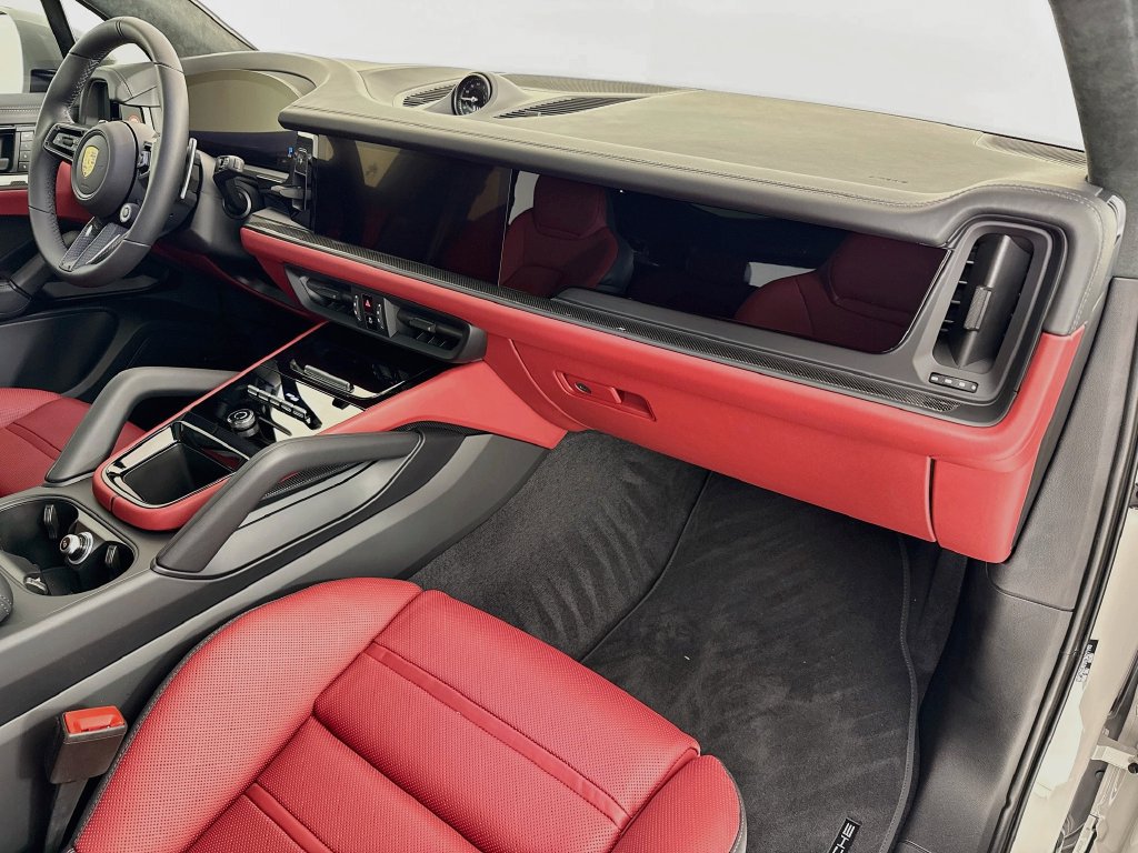 New 2026 Porsche Cayenne GTS AWD/4WD image 31