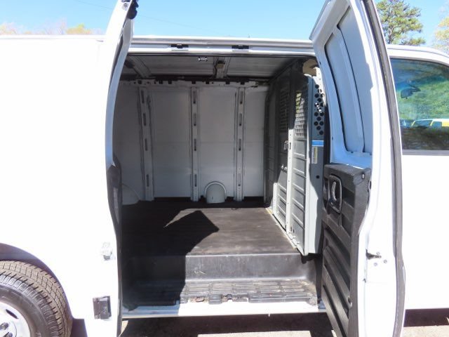 Used 2019 Chevrolet Express 2500 RWD image 14