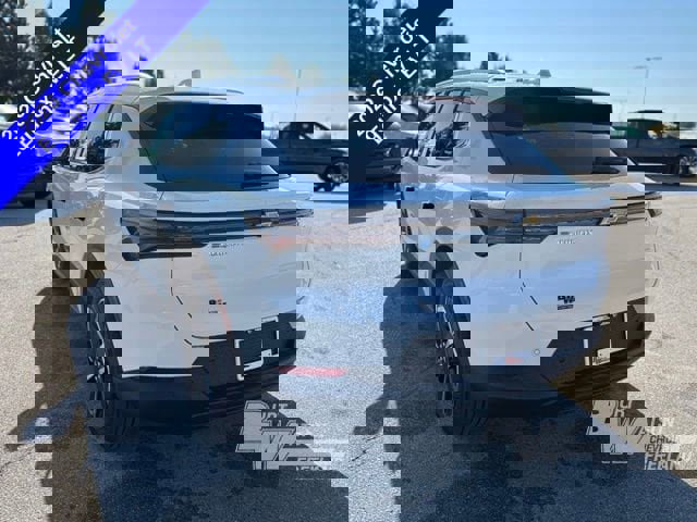 New 2026 Chevrolet Equinox EV LT image 3