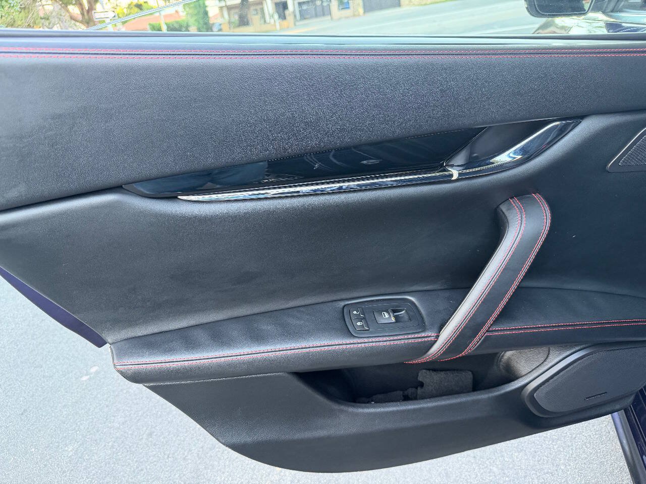Used 2018 Maserati Quattroporte S GranSport RWD image 18