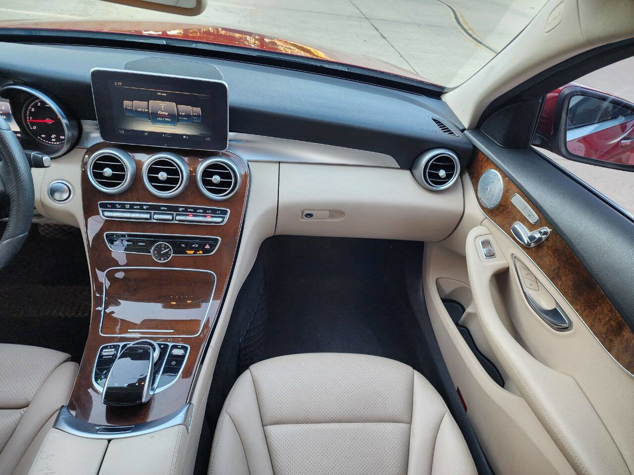 Used 2017 Mercedes-Benz C 300 4MATIC Sedan image 33