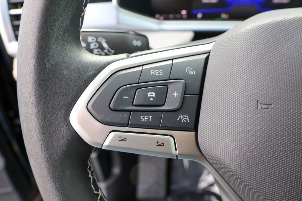 Used 2025 Volkswagen Taos SE image 20