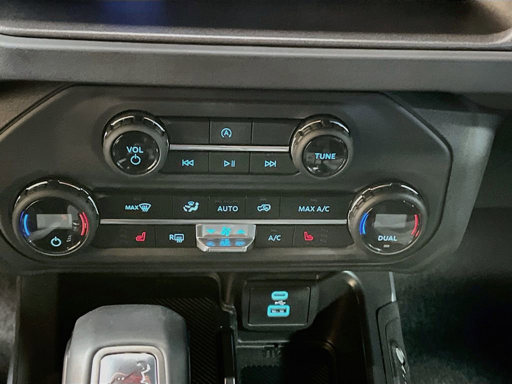 Used 2025 Ford Bronco Big Bend AWD/4WD image 16