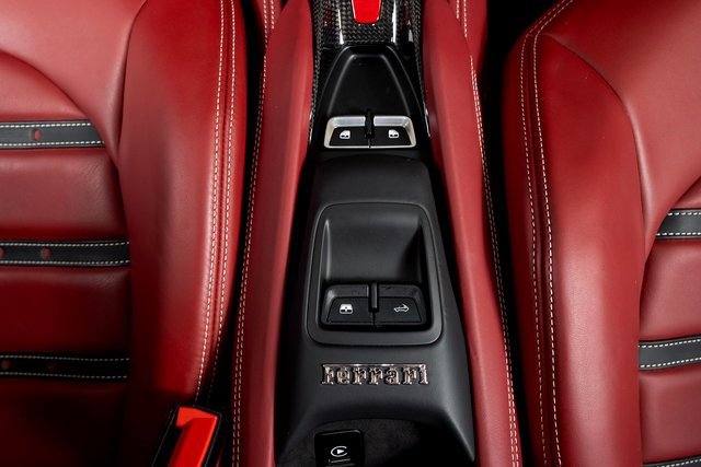 Used 2022 Ferrari F8 Tributo image 45