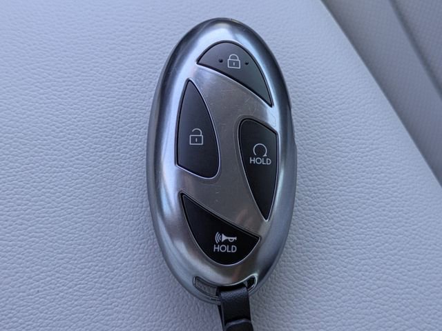 Used 2025 Hyundai Elantra Limited image 31