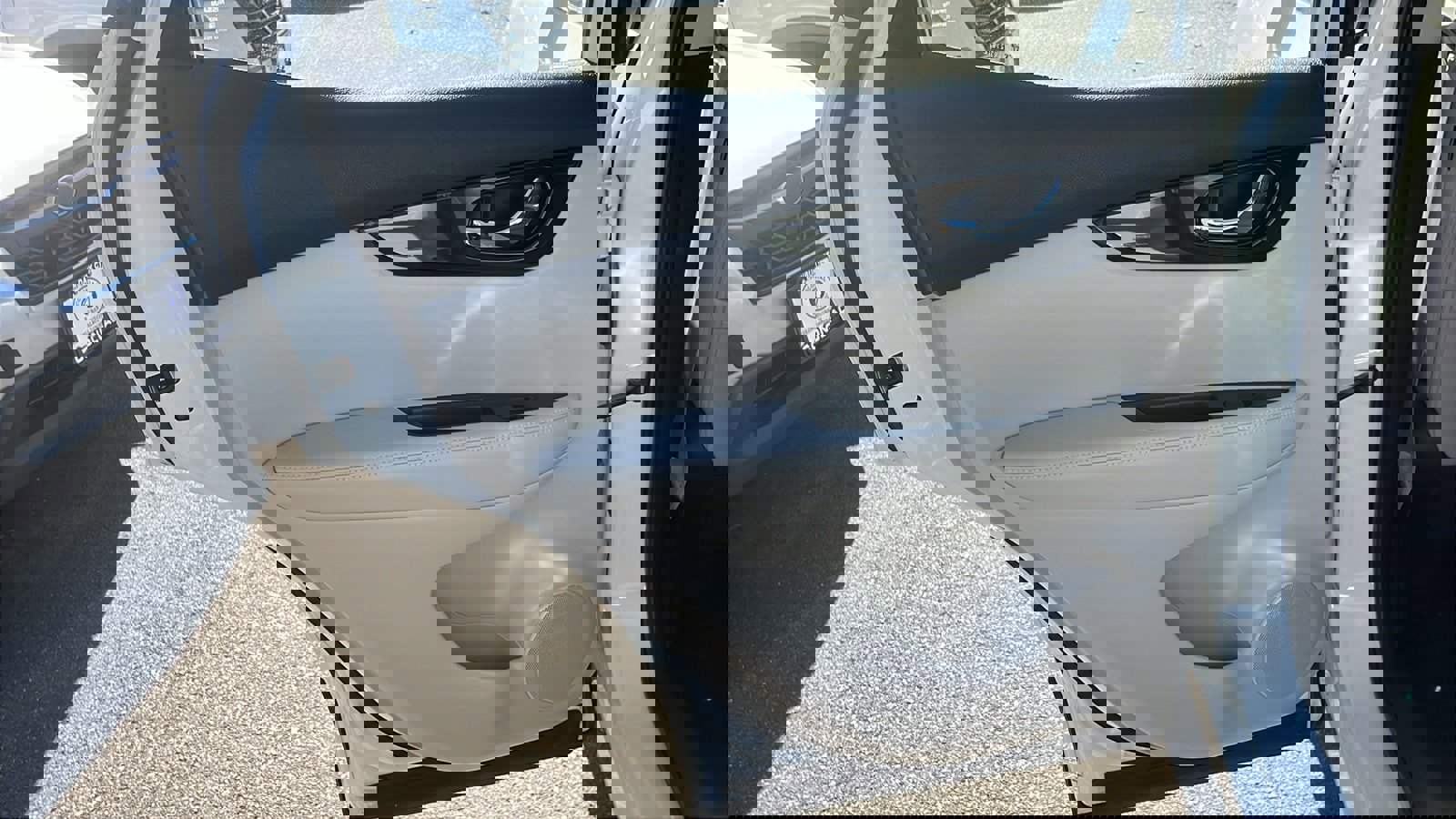 Used 2019 Nissan Rogue Sport SL w/ Premium Package image 21