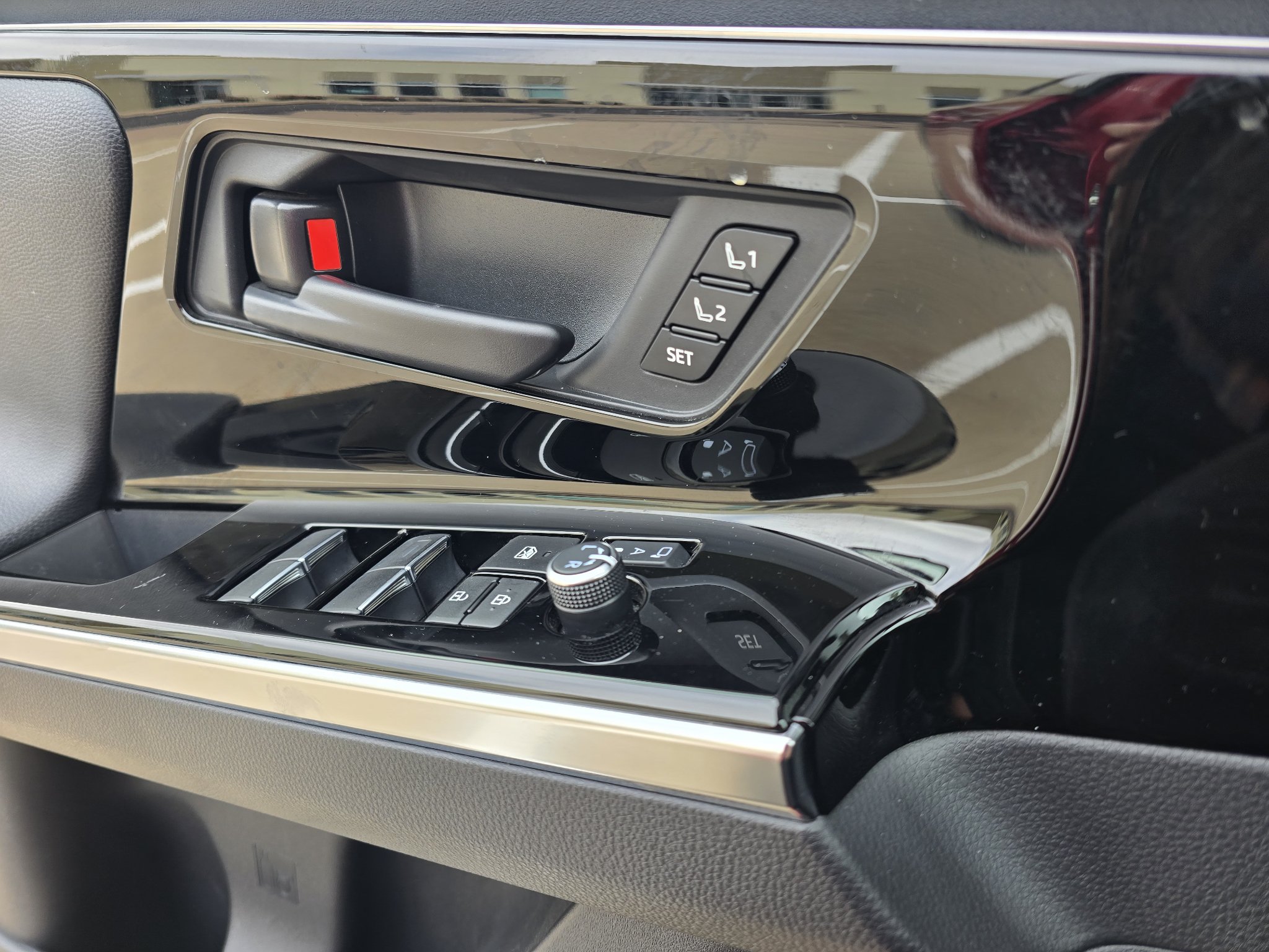 Used 2023 Subaru Solterra AWD image 20