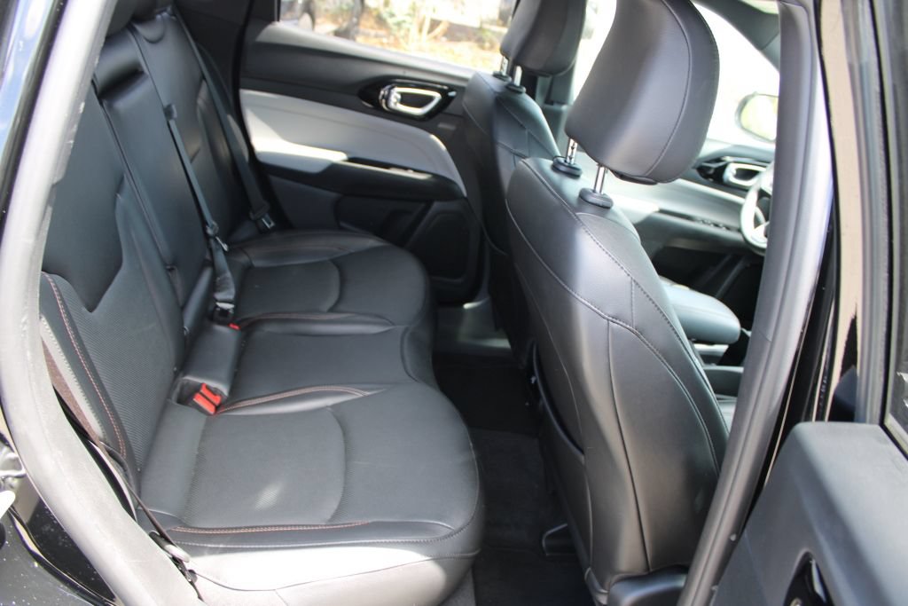 Used 2023 Jeep Compass Limited w/ Elite Group AWD/4WD image 11