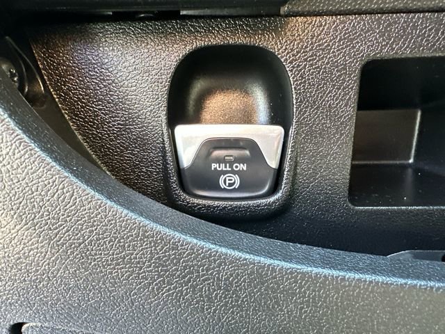 Used 2025 RAM ProMaster 2500 w/ U-Haul Equipment Group FWD image 25
