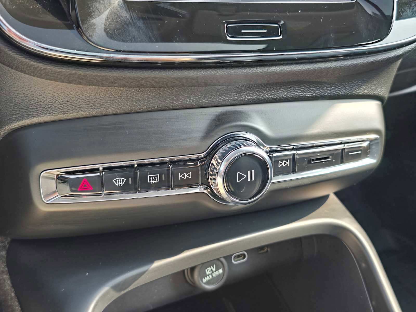 New 2026 Volvo XC40 B5 Plus w/ Protection Package Premier image 26