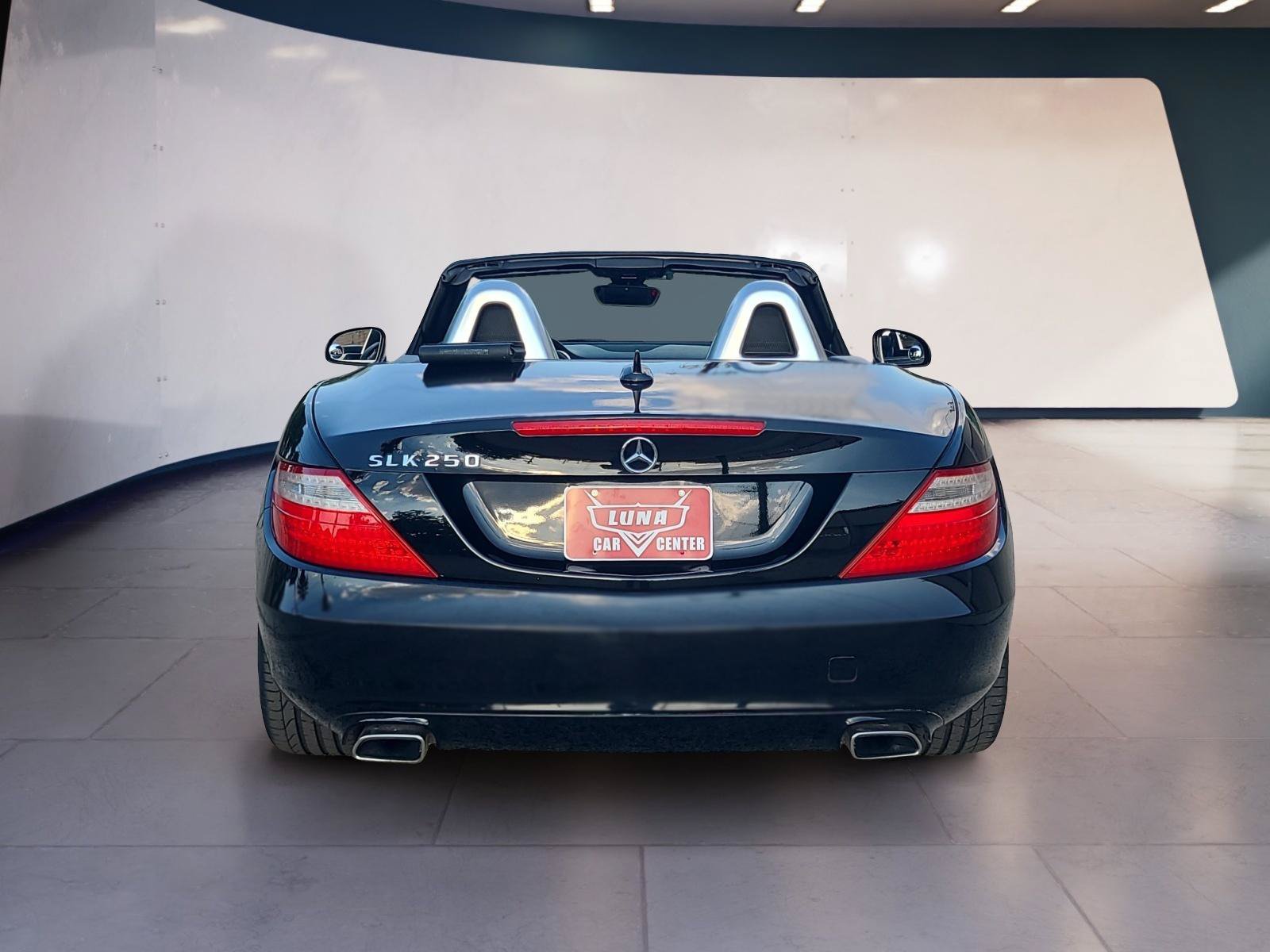 Used 2013 Mercedes-Benz SLK 250 image 4
