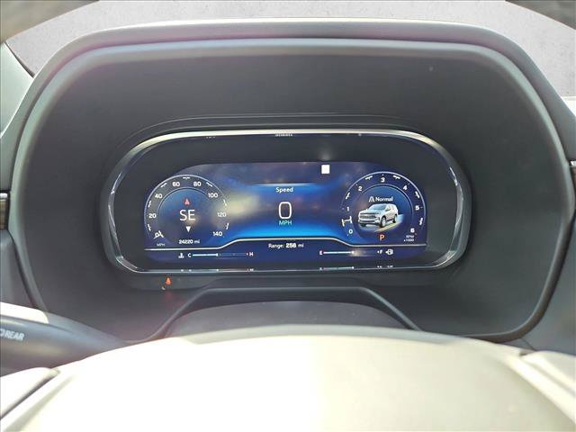 Used 2022 Chevrolet Suburban Premier RWD image 11
