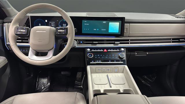 Used 2025 Hyundai Santa Fe Limited image 11
