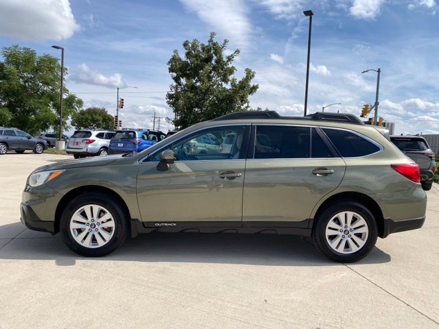 Used 2016 Subaru Outback 2.5i Premium AWD/4WD image 2