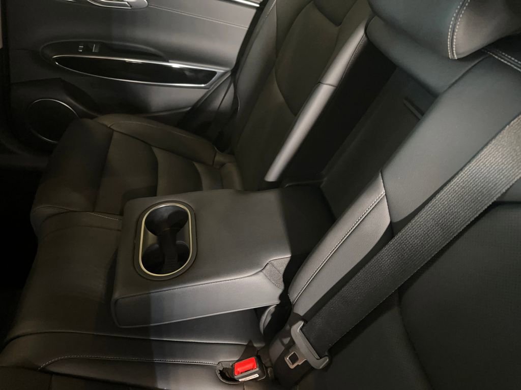 Used 2025 Genesis GV70 2.5T image 17