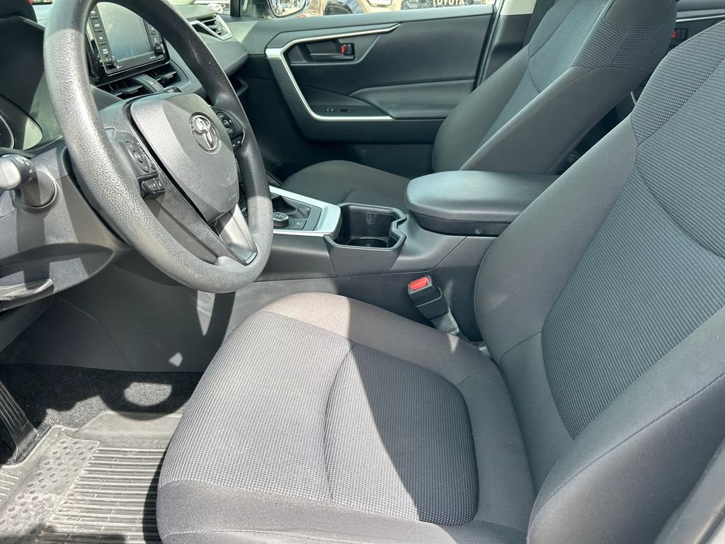 Certified 2022 Toyota RAV4 LE AWD/4WD image 11