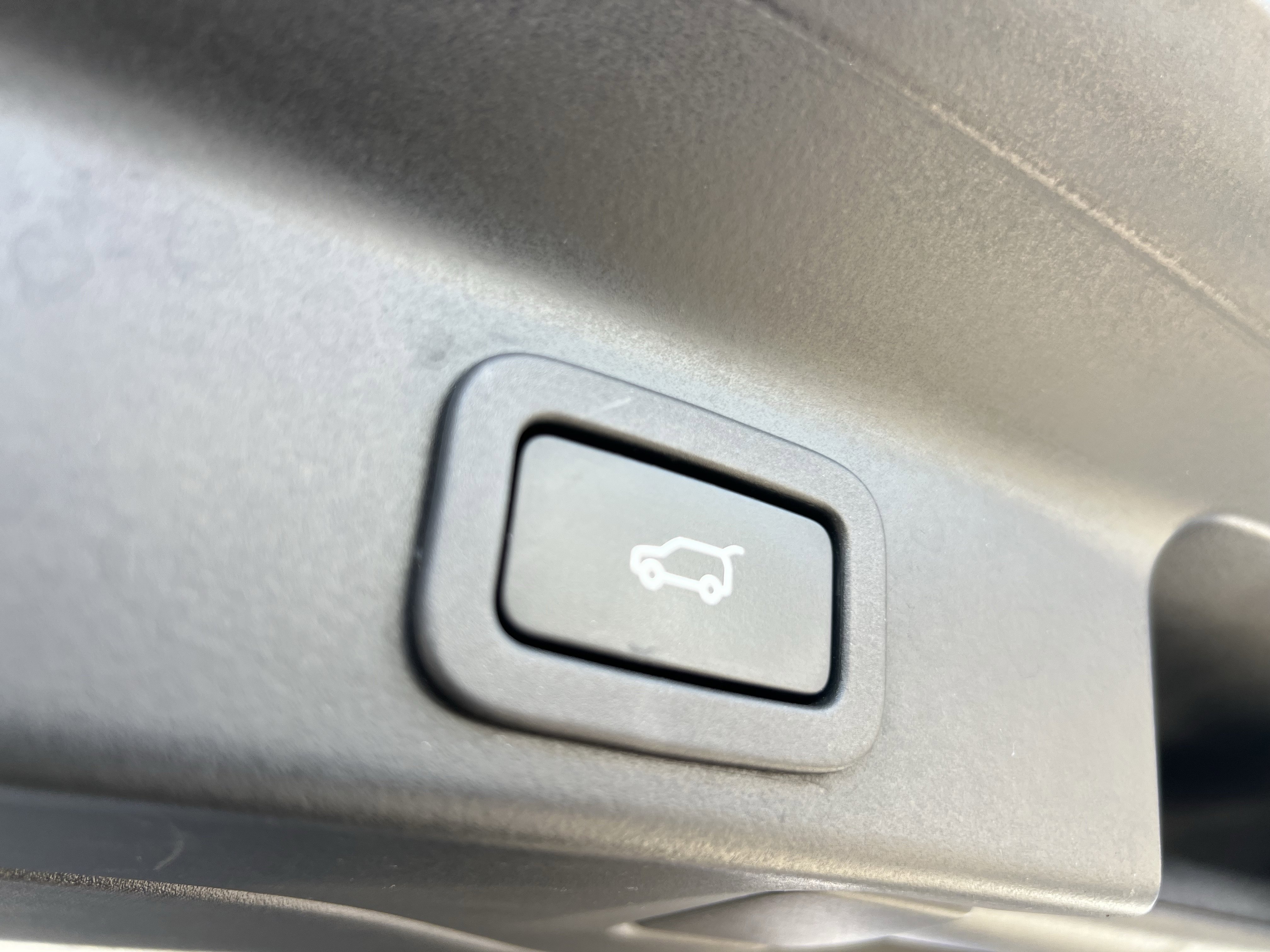 Used 2020 Jaguar F-PACE Checkered Flag image 38