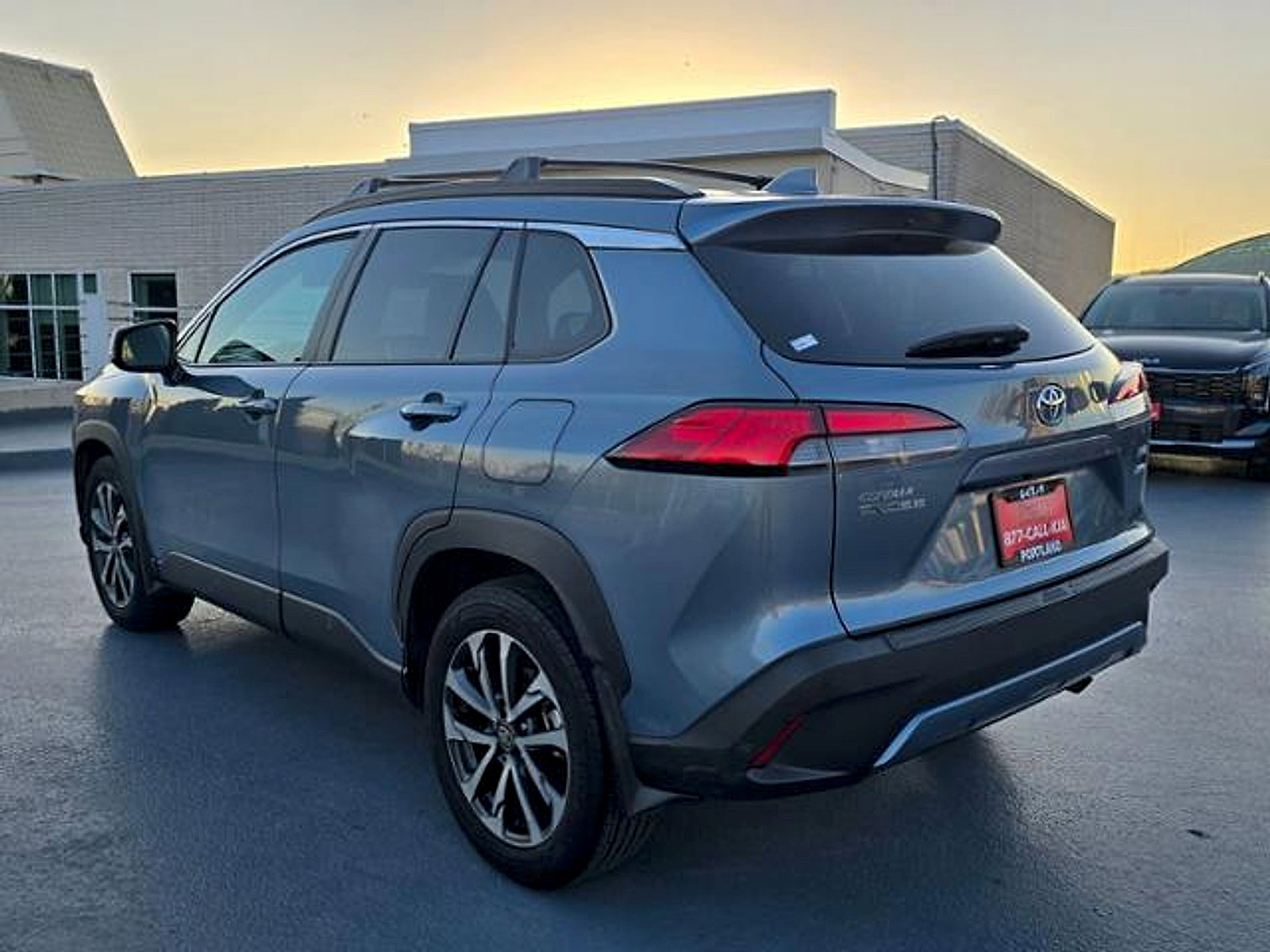 Used 2023 Toyota Corolla Cross XLE image 5