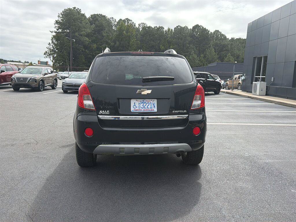 Used 2013 Chevrolet Captiva Sport LT w/ Convenience Package FWD image 3