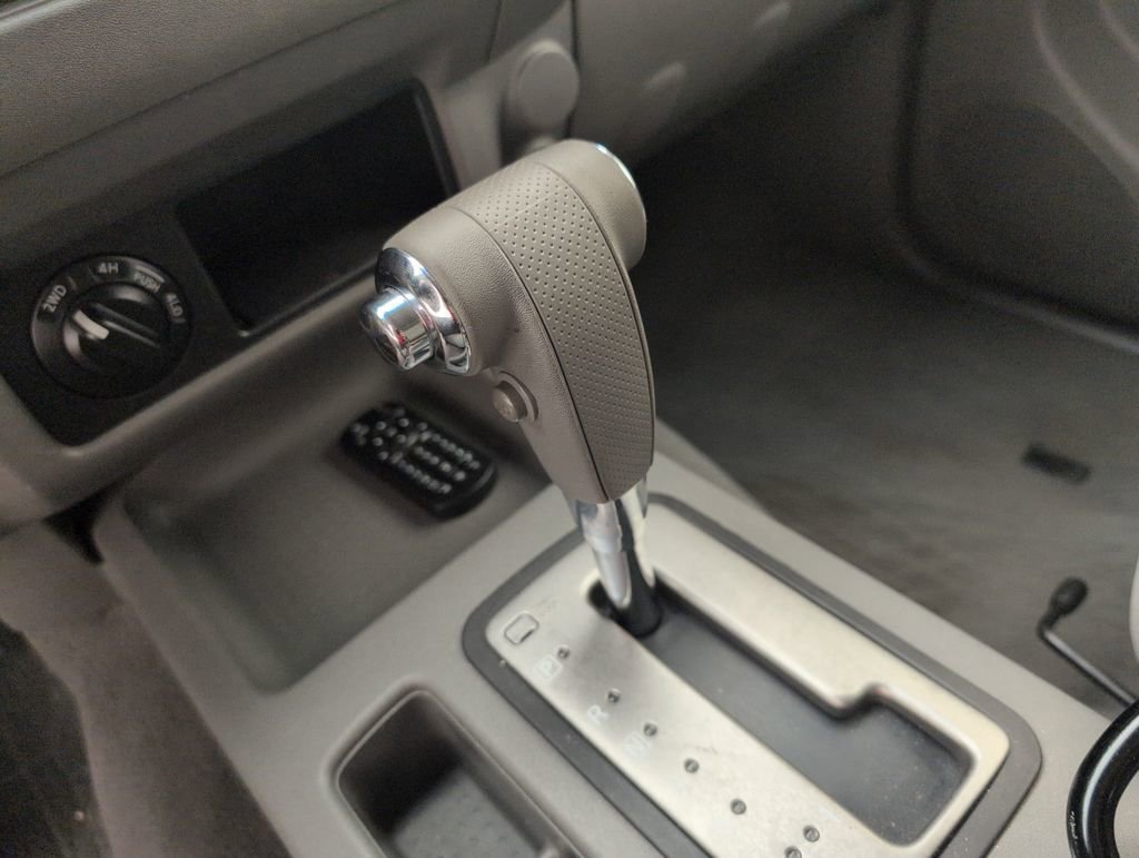 Used 2008 Nissan Frontier SE w/ SE Value Truck Pkg image 25