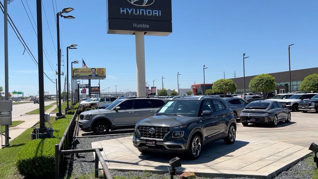 Used 2025 Hyundai Venue SEL image 37