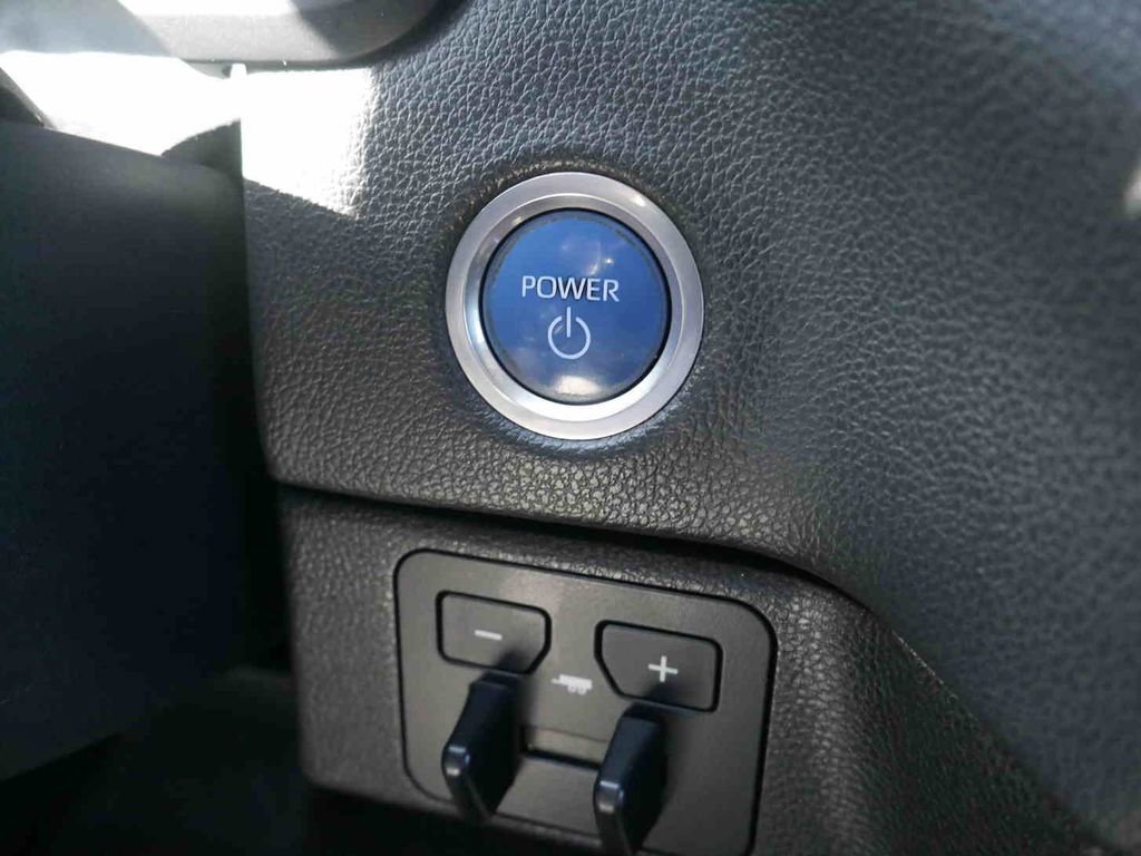 Used 2022 Toyota Tundra Limited image 33