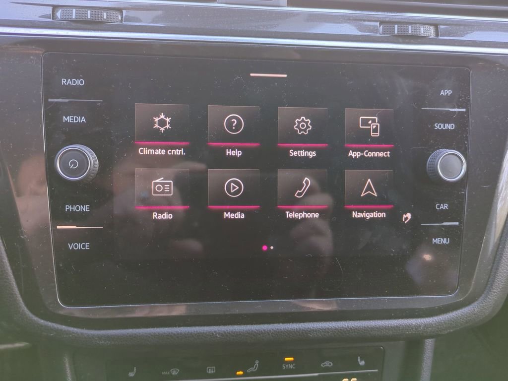 Used 2023 Volkswagen Tiguan SE R-Line image 23