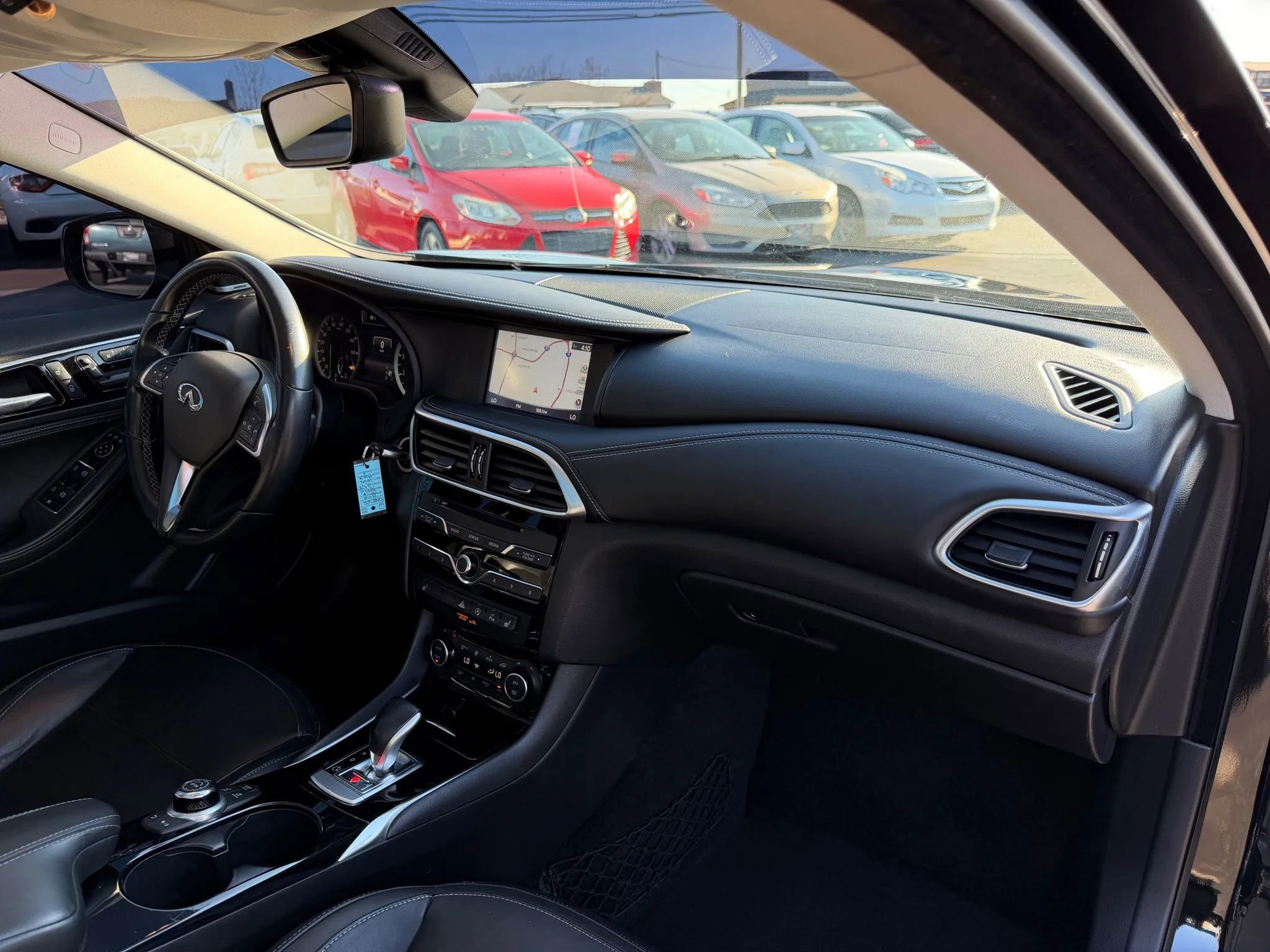 Used 2018 INFINITI QX30 Premium w/ Navigation Package image 14