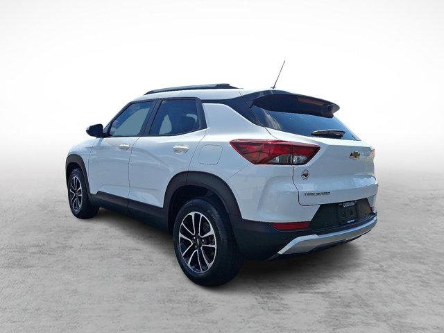 Used 2024 Chevrolet TrailBlazer LT w/ Driver Confidence Package image 7