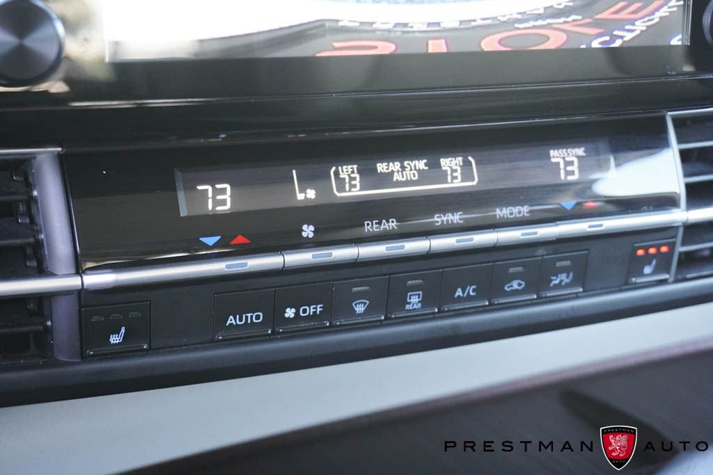Used 2024 Toyota Sienna XLE AWD/4WD image 34