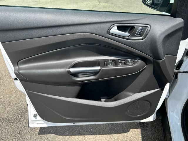 Used 2017 Ford Escape SE w/ Equipment Group 201A AWD/4WD image 9