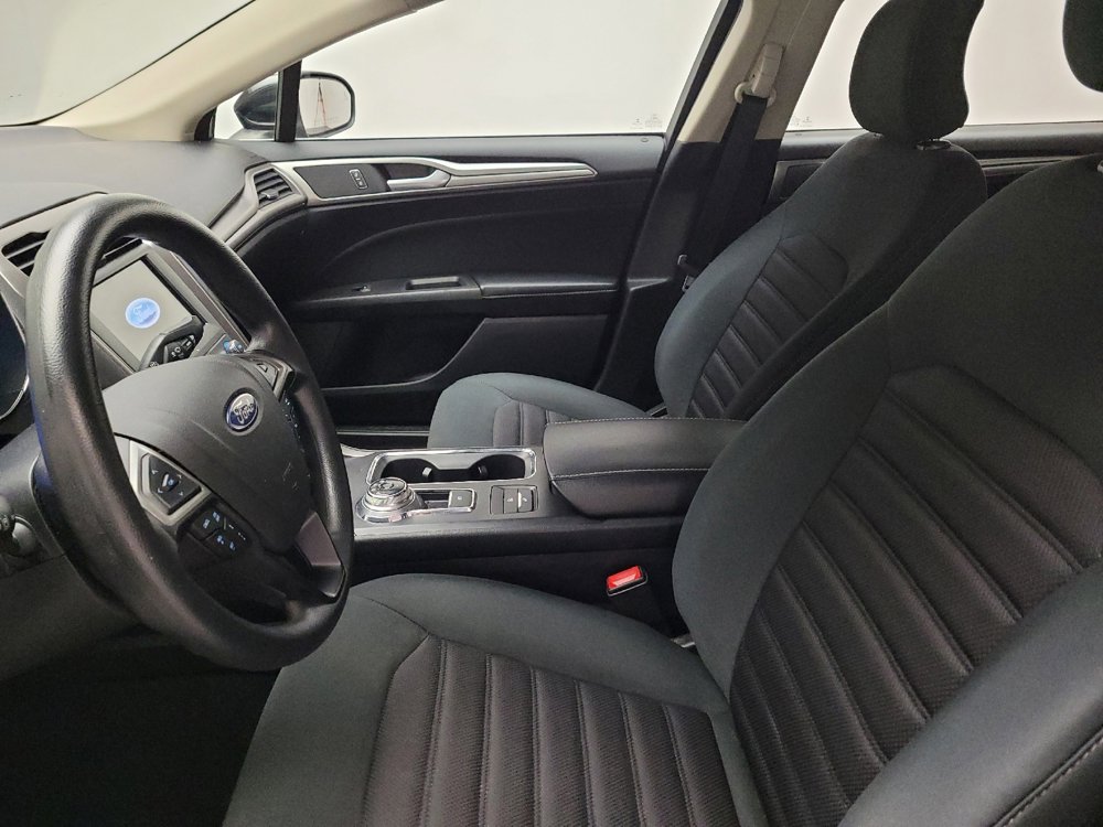 Used 2019 Ford Fusion SE FWD image 17