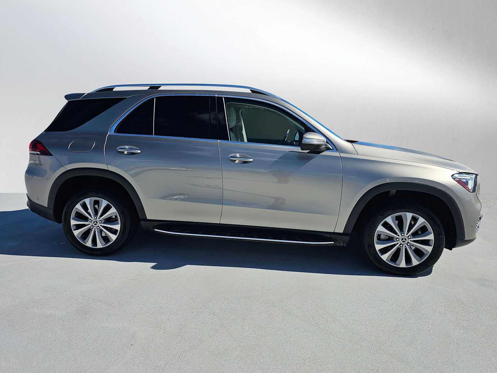 Used 2021 Mercedes-Benz GLE 350 4MATIC image 2